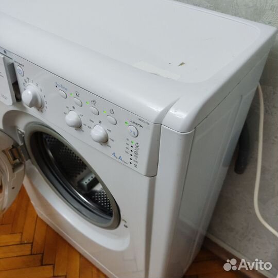 Узкая Indesit 4 кг 1000 об