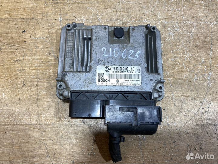 Блок управления двигателем VW Golf Plus 210625