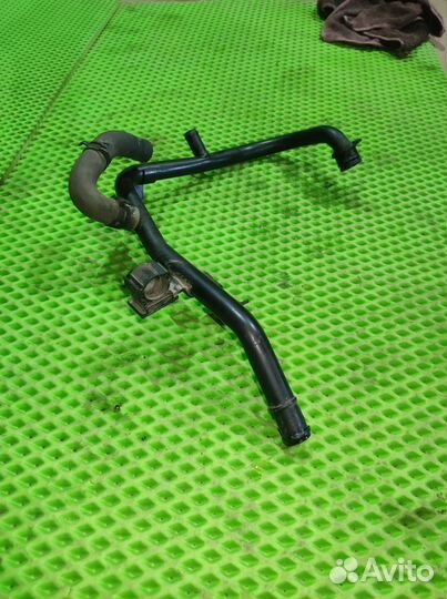 Трубка системы охлаждения Volkswagen Passat B6