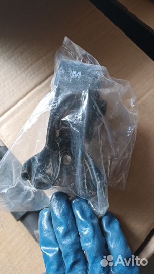 Задняя подушка двс Elantra j3 XD