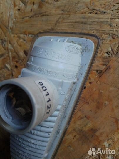 Повторитель поворота в крыло левый Opel Astra J