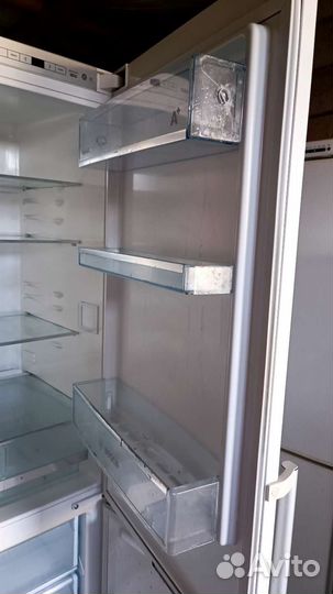 Холодильник 2х камерный 