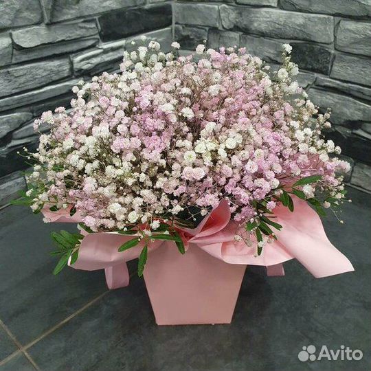 Букет из Гипсофилы в стильной коробочке Доставка