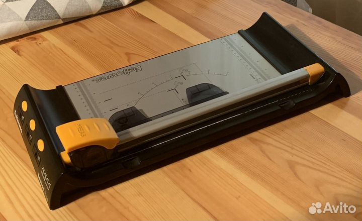 Резак для бумаги роликовый