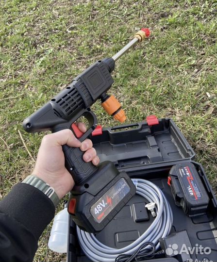 Аккумуляторная мини мойка высокого давления