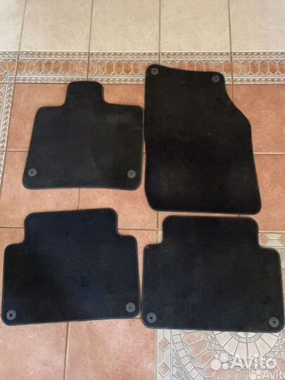 Велюровые коврики Audi Q7