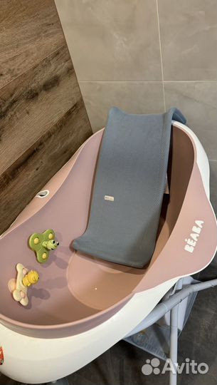 Детская ванночка для купания с подставкой