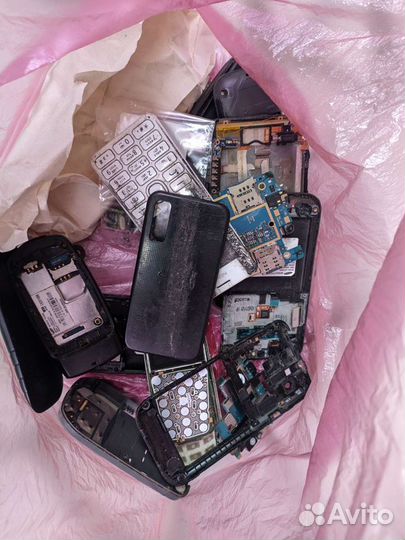 Телефоны на запчасти