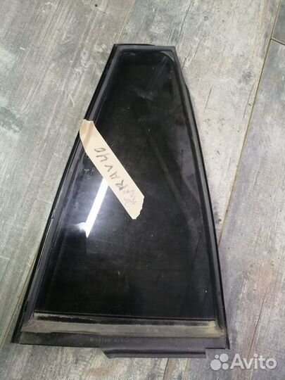 Стекло двери задней правой(форточка) Toyota Rav4 4