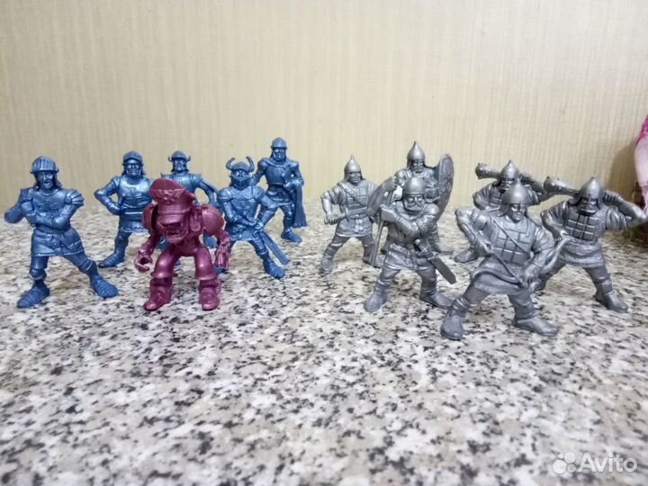 Солдаты пластмассовые