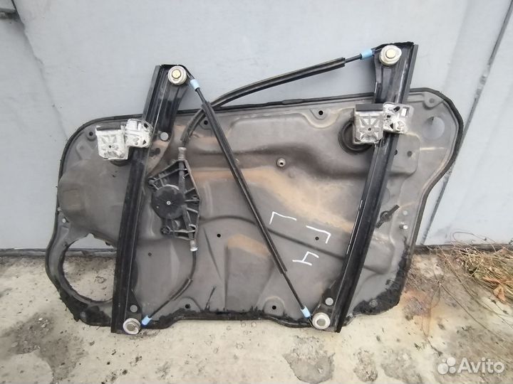 Стеклоподьемник передний левый Гольф 4