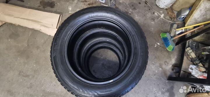 Yokohama IceGuard Stud IG65 215/60 R17 100T