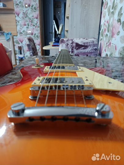 Электрогитара