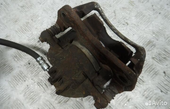 Скоба суппорта переднего Mitsubishi Space Star