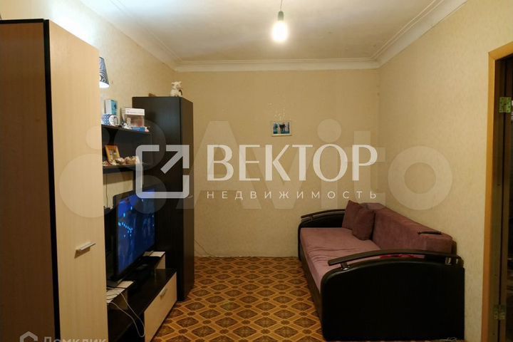 2-к. квартира, 43 м², 1/3 эт.