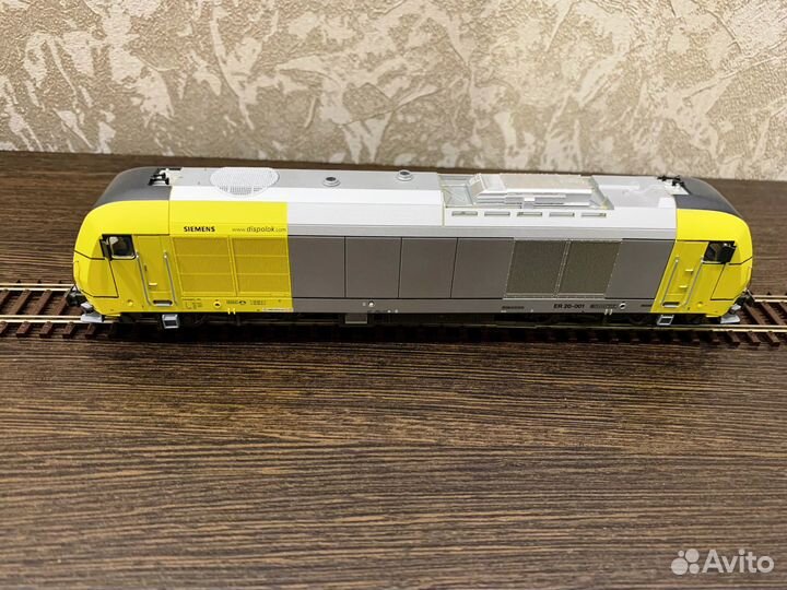 Локомотив Roco HO 1/87