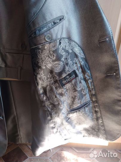 Костюм мужской новый