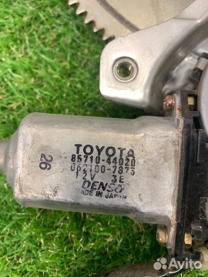 Стеклоподъемный механизм задний правый Toyota Gaia