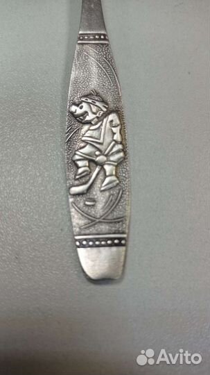 Чайная ложка с мультяшным хоккеистом, СССР