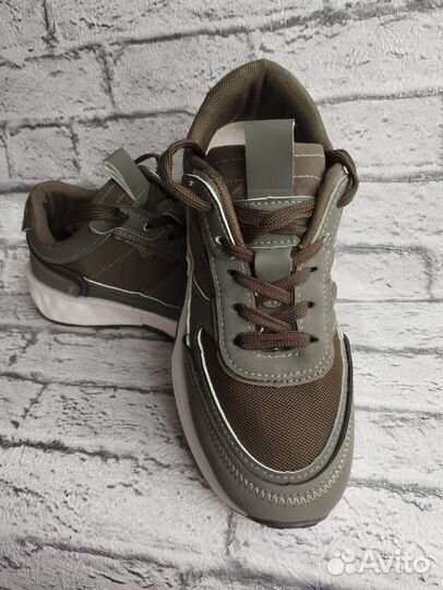 Кроссовки женские 36 размер