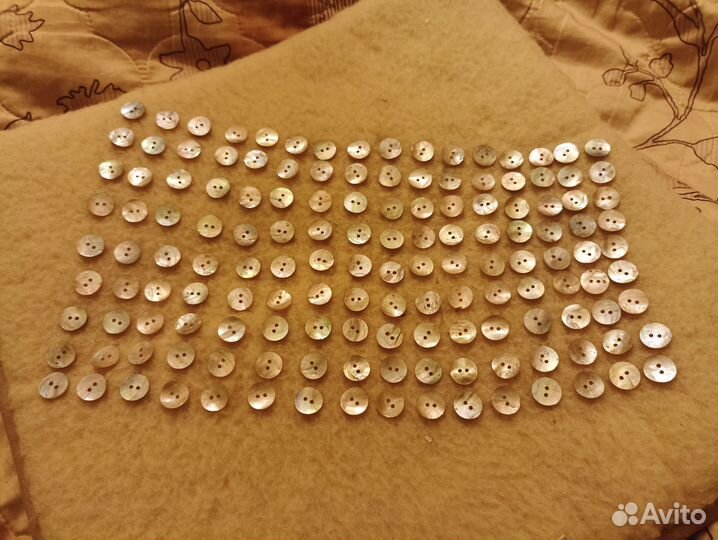 Пуговицы перламутр из натур. материала 1,5 см