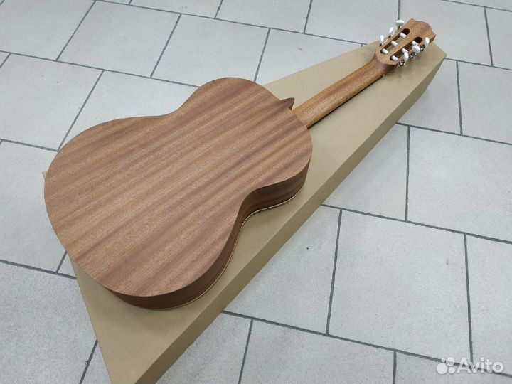 Классическая гитара Alhambra (Испания)