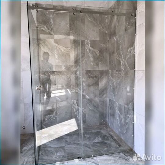 Стеклянное душевое ограждение на заказ