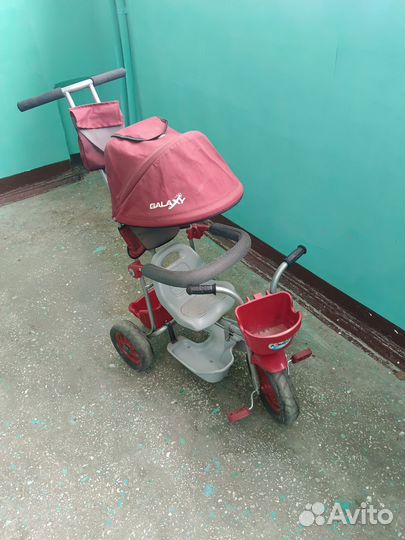 Детский велосипед с родительской ручкой