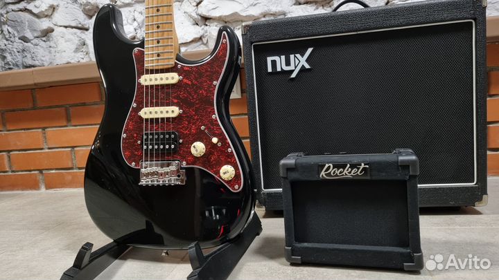 Электрогитара с комбиком + аксессуар