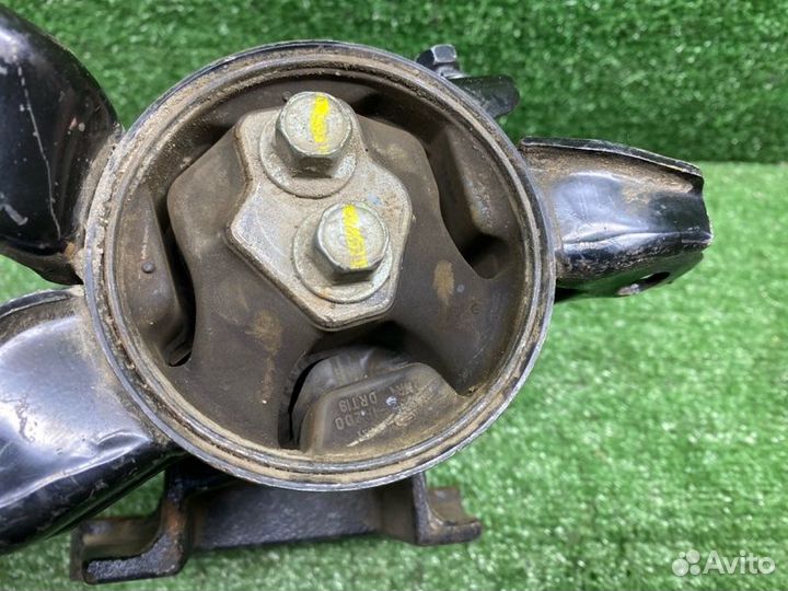 Подушка двигателя левая Kia Rio 3