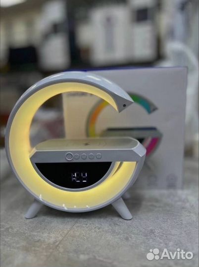 Ночник с беспроводной зарядкой