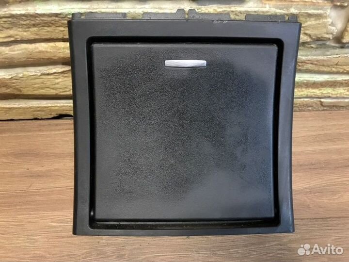 Пепельница Mercedes-Benz E 200 W212