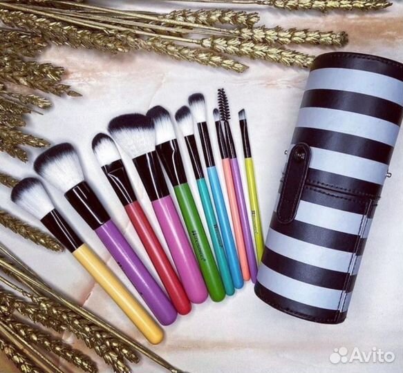 Кисти Bh cosmetics 10 шт в кожаной тубе
