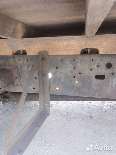 Nissan Condor с КМУ, 1995