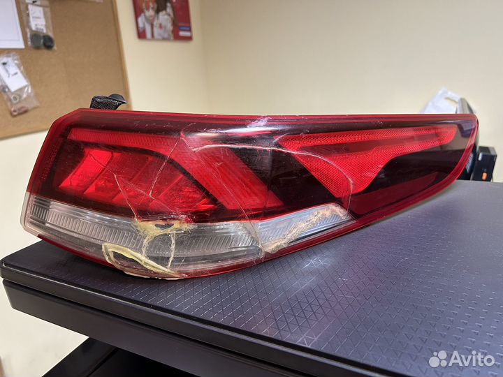Задний правый фонарь на Kia Optima JF, 92402 D4600