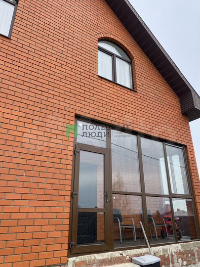 Коттедж 180 м² на участке 10 сот.