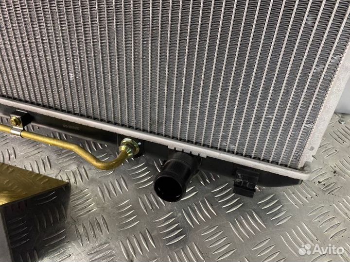 Радиатор охлаждения двигателя Toyota Highlander