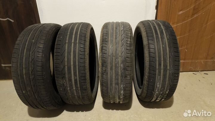 Bridgestone TRR 215/55 R17