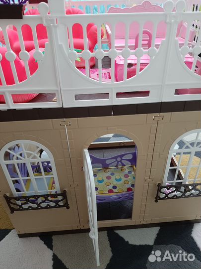 Кукольный домик с мебелью