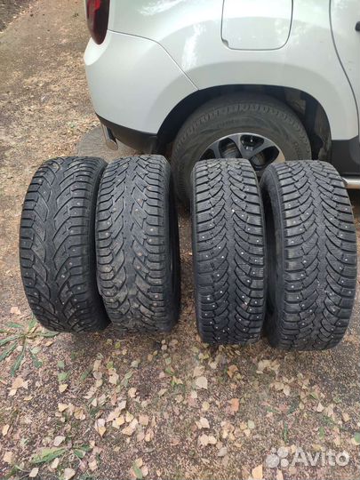 Pirelli Formula Ice 215/65 R16