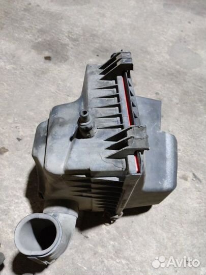 Корпус воздушного фильтра Volkswagen Vento седан