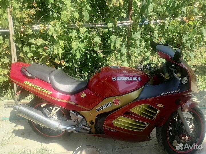 Suzuki RF400