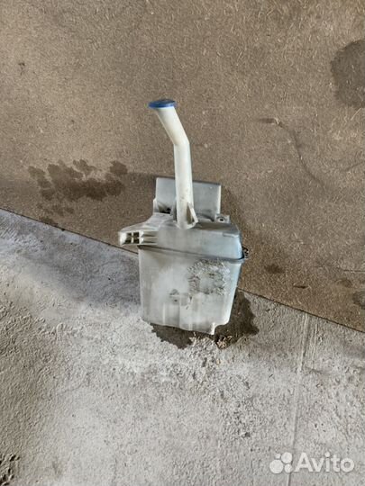 Бачок омывающей жидкости Toyota Avensis 250 03-09