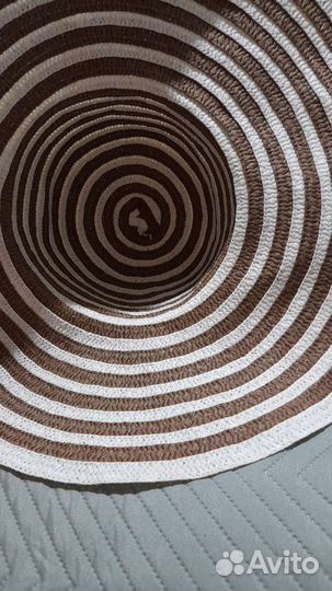 Шляпа с широкими полями