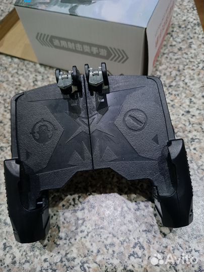 Игровой джойстик для телефона