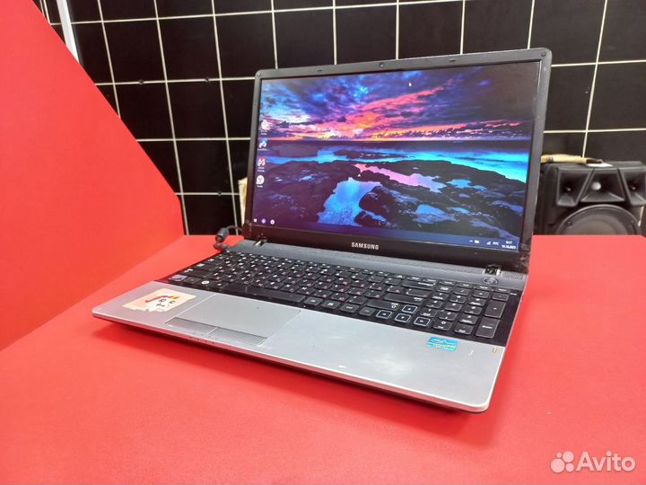 Ноутбук Samsung NP300E5A