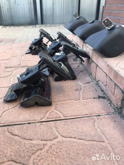 Опоры Amos для багажника на alphard