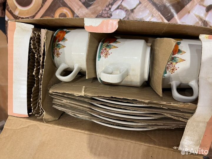 Чайный набор чашек, тарелок