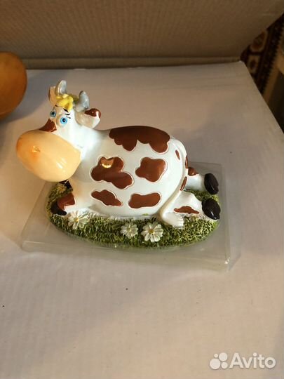 Набор ложек деревянных и фигурка коровы