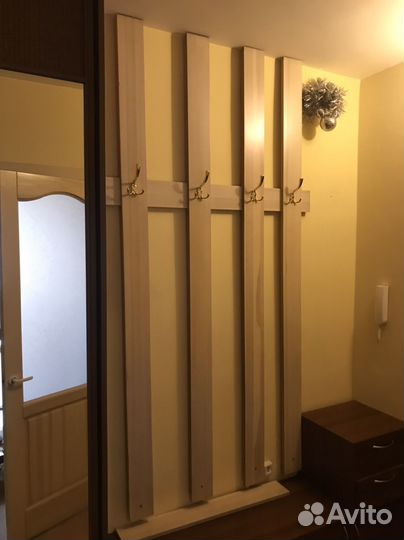 Вешалка в прихожую дерево